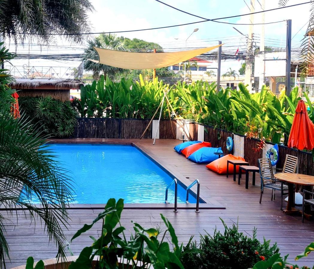 Crystal Jade Hotel Rayong Bagian luar foto