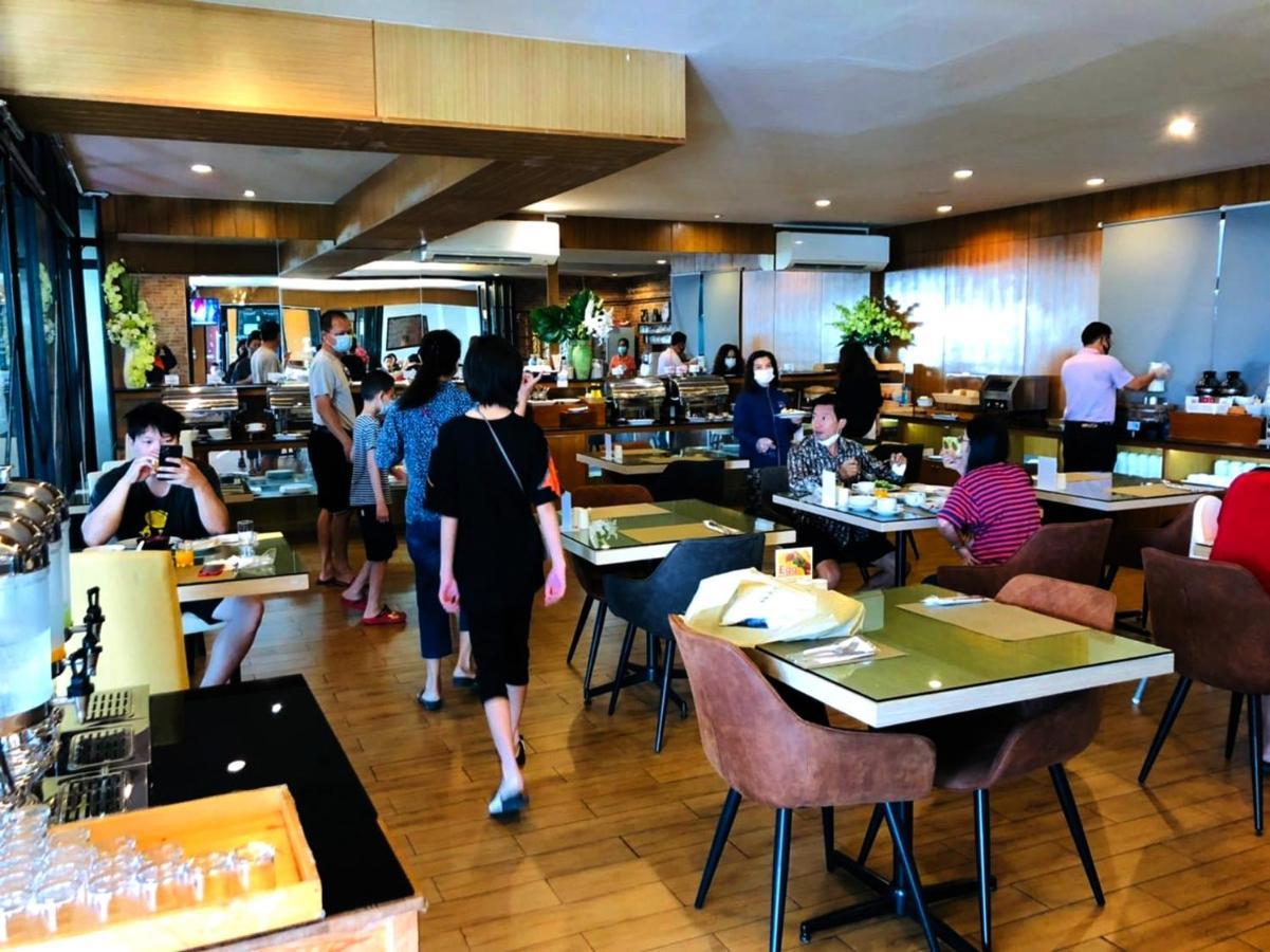 Crystal Jade Hotel Rayong Bagian luar foto