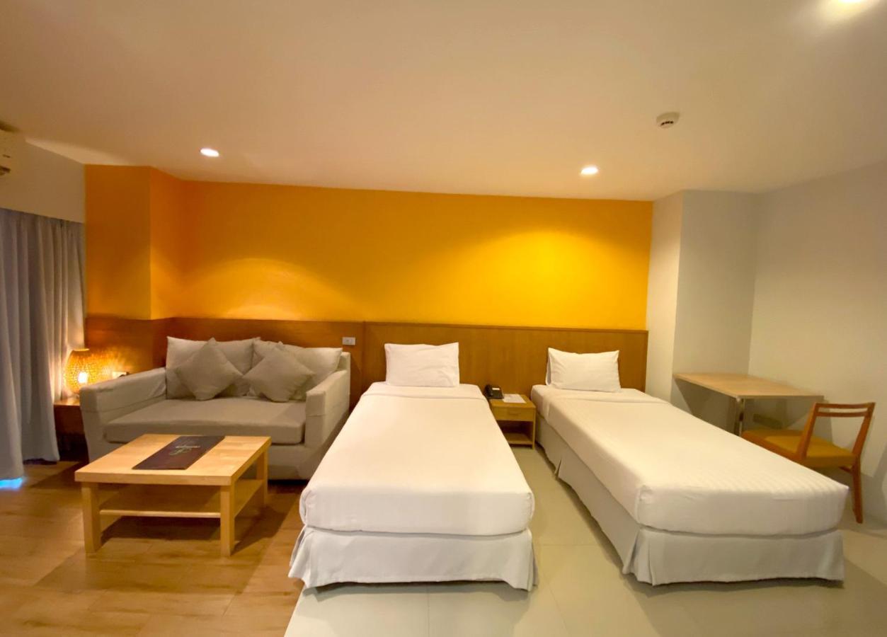 Crystal Jade Hotel Rayong Bagian luar foto