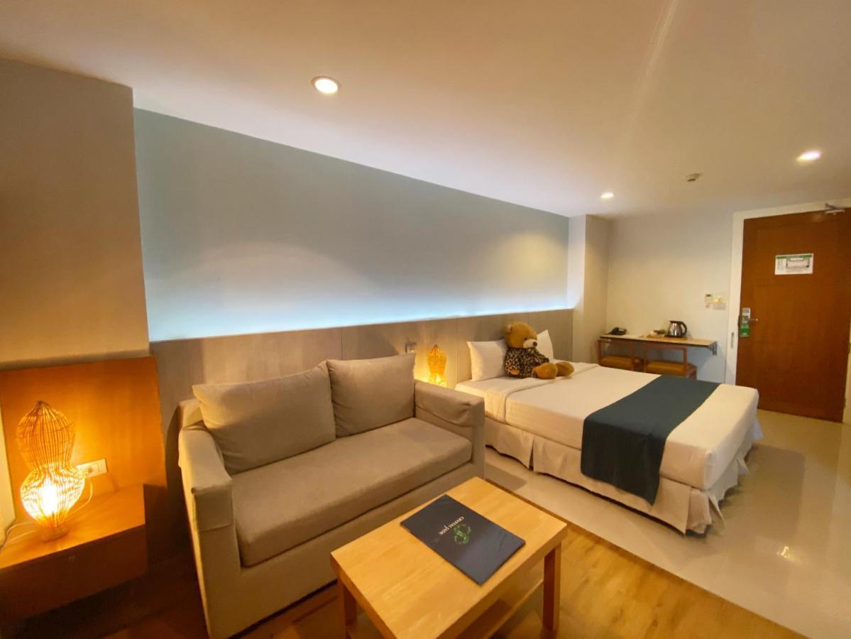 Crystal Jade Hotel Rayong Bagian luar foto