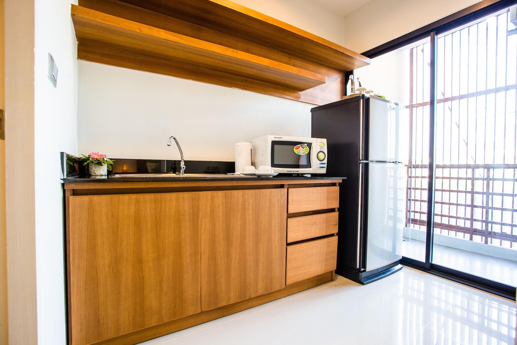 Crystal Jade Hotel Rayong Bagian luar foto