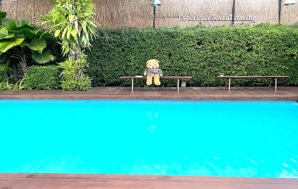 Crystal Jade Hotel Rayong Bagian luar foto