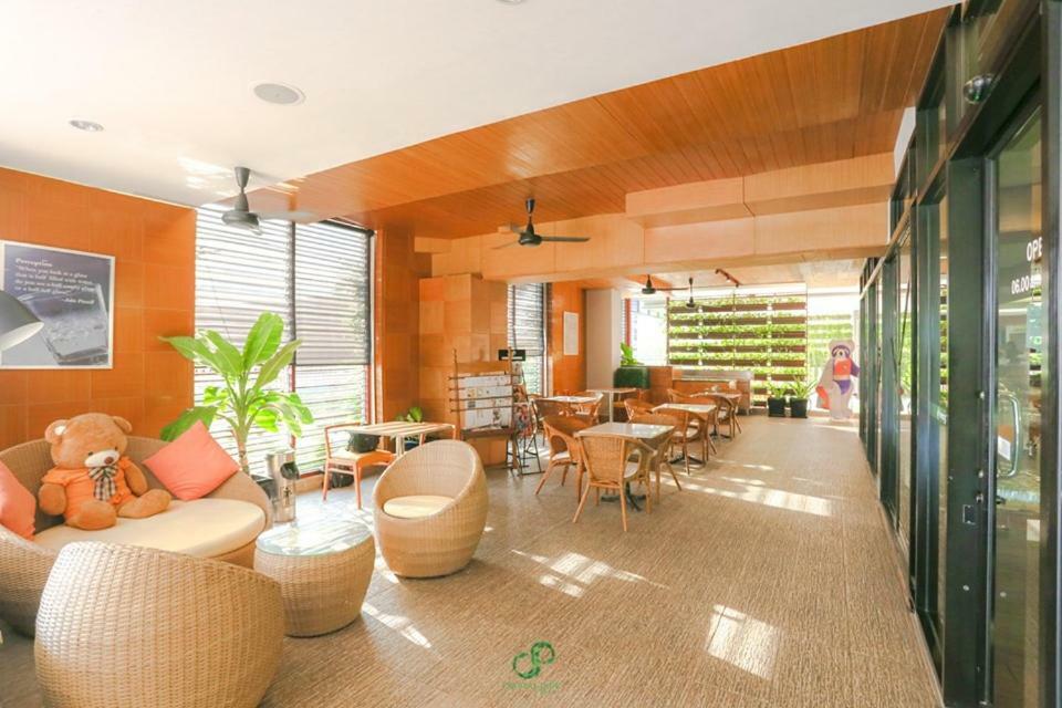 Crystal Jade Hotel Rayong Bagian luar foto